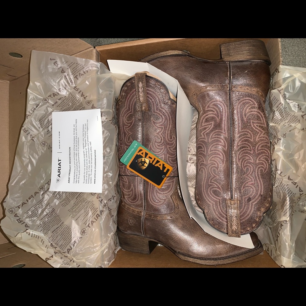 Women’s Ariat Antique Brown sq toe cowboy boots